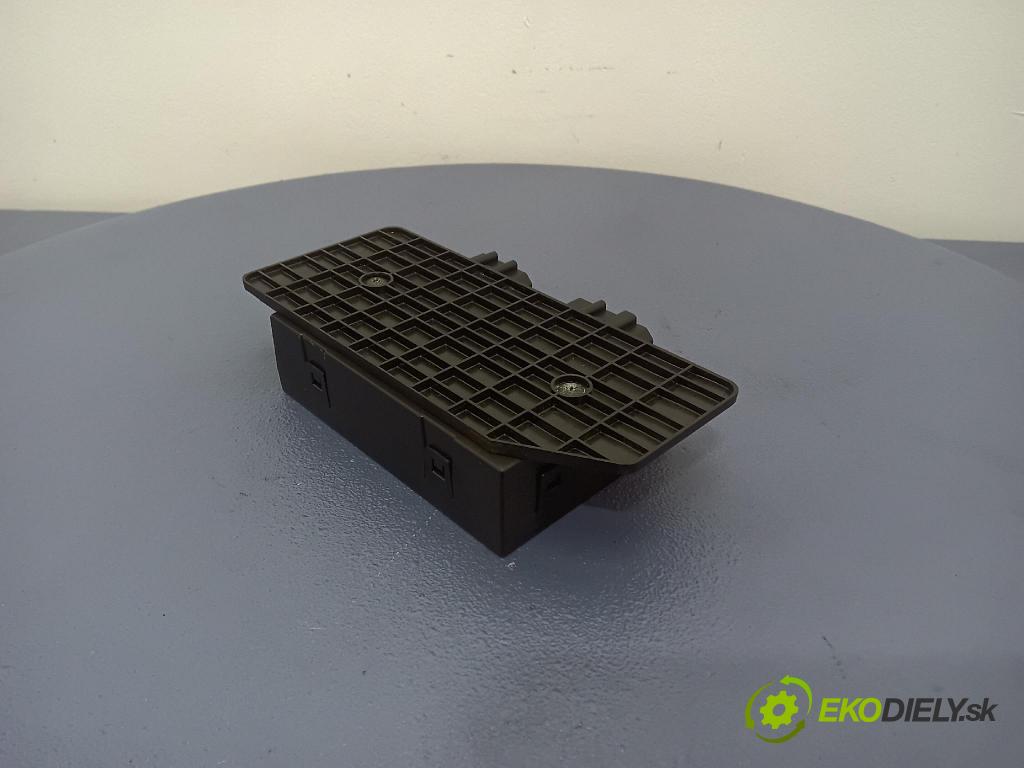 Volkswagen Golf 1999 řídící jednotka Komfortu 1J0959799AH