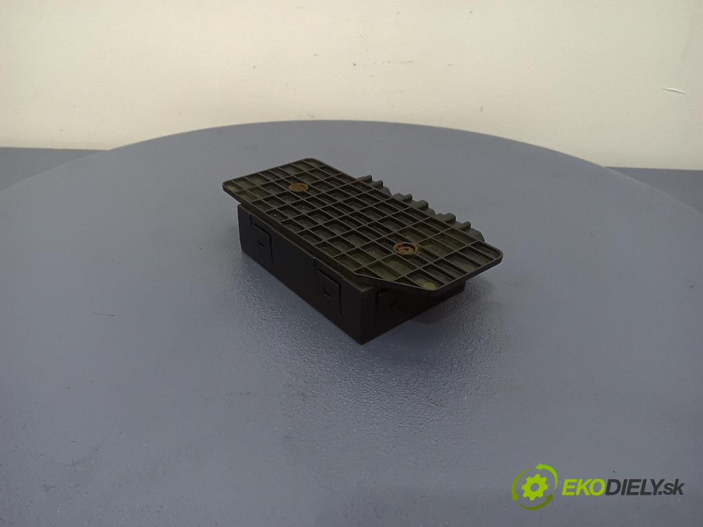 Volkswagen Passat 1999 riadiaca jednotka Komfortu 1J0959799A