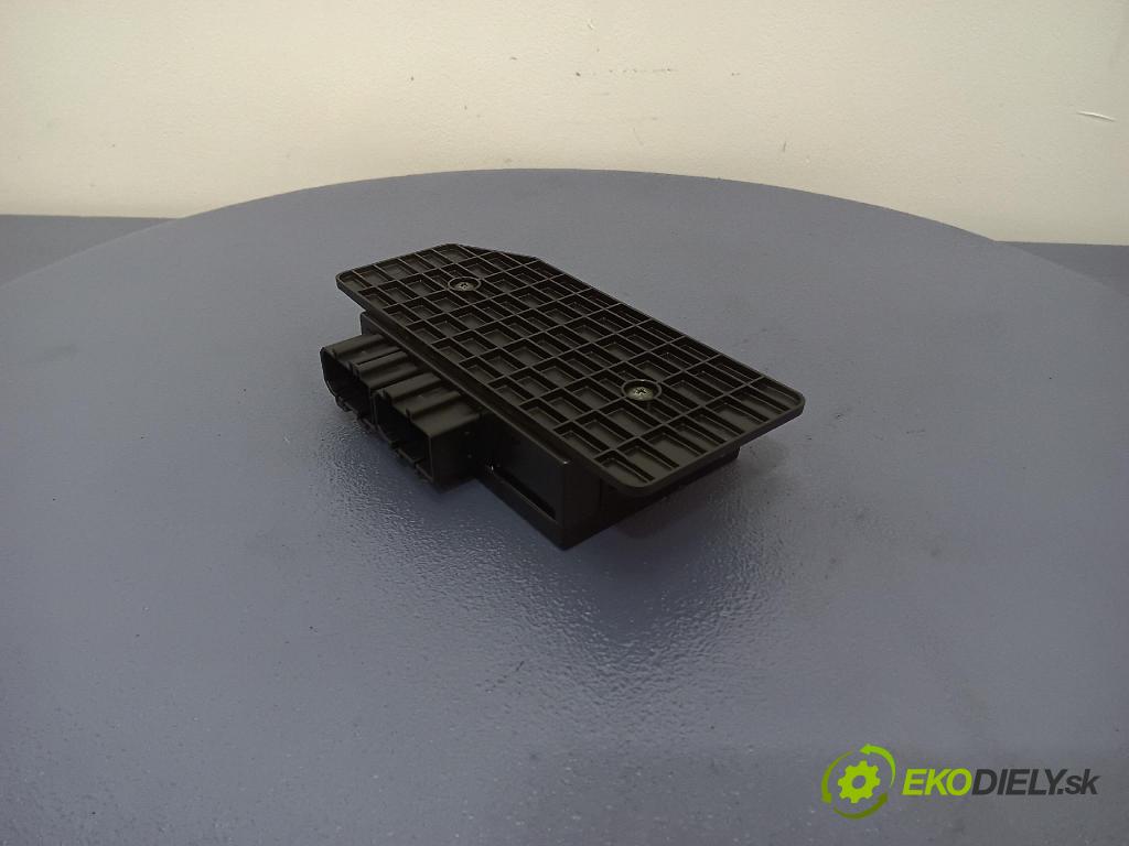 Volkswagen Passat 1999 řídící jednotka Komfortu 1J0959799R