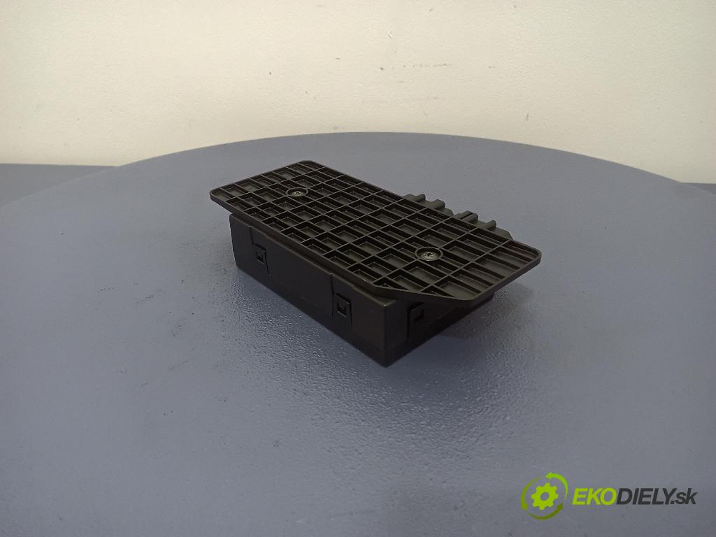 Volkswagen Passat 1999 řídící jednotka Komfortu 1J0959799R