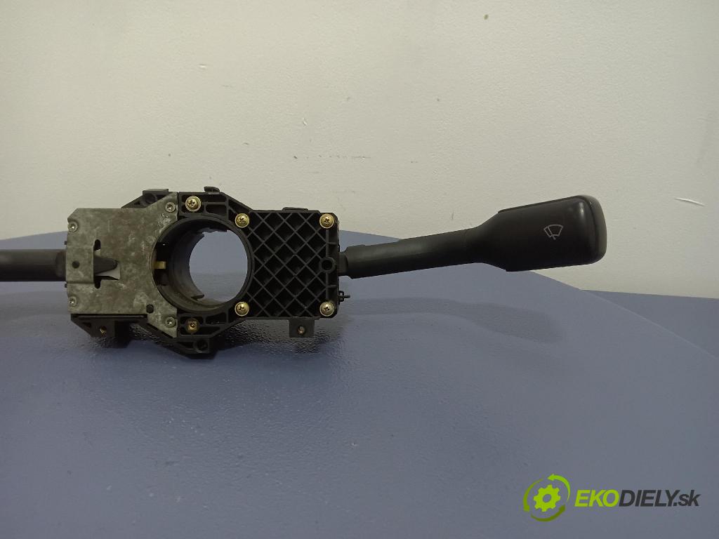 Audi A4 1995 prepínač Komplex: 4D0953513D