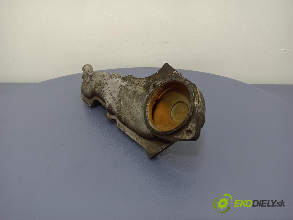 Volkswagen Passat 1999 Termostat 078121121J