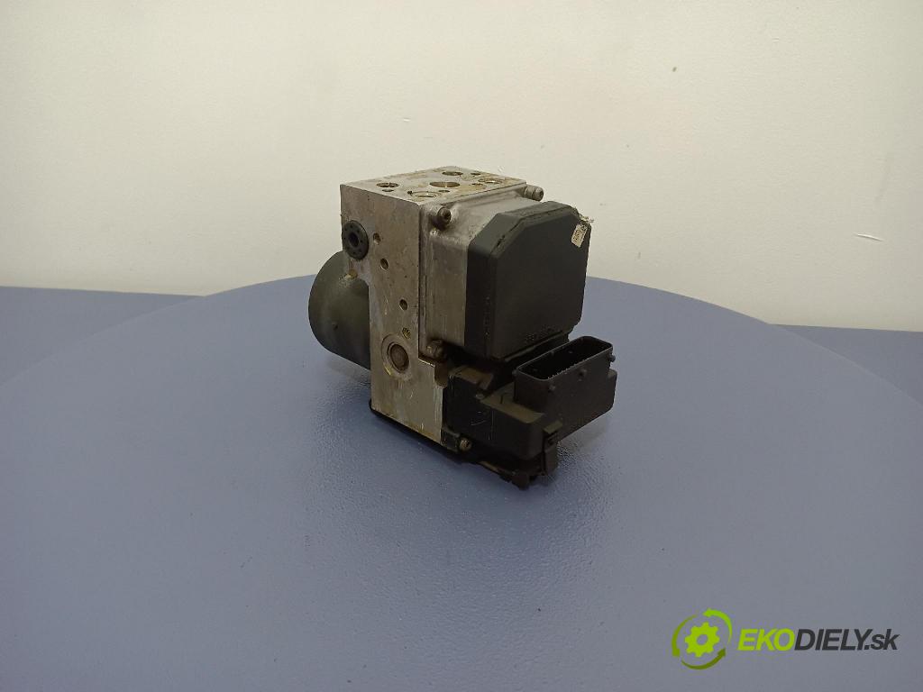 Volkswagen Passat 1999 čerpadlo ABS x 8E0614111A