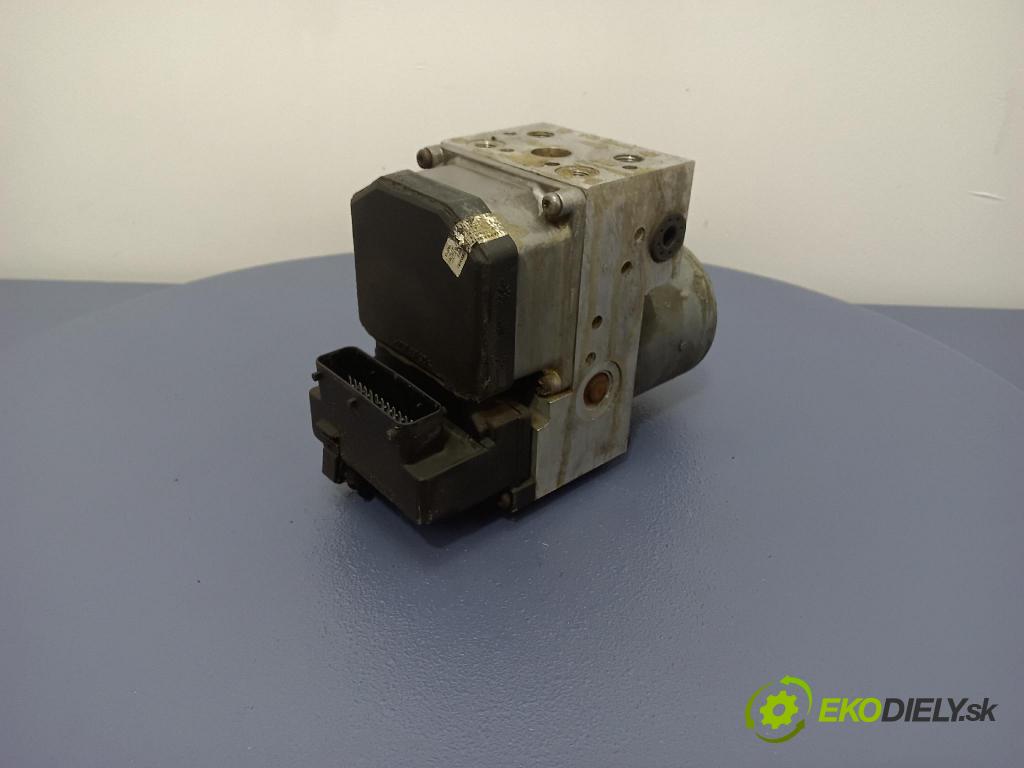 Volkswagen Passat 1999 čerpadlo ABS x 8E0614111A