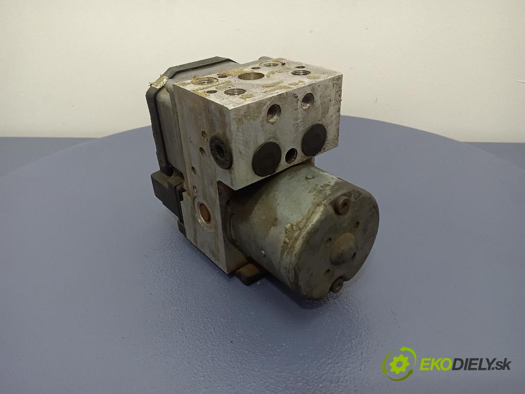 Volkswagen Passat 1999 čerpadlo ABS x 8E0614111A