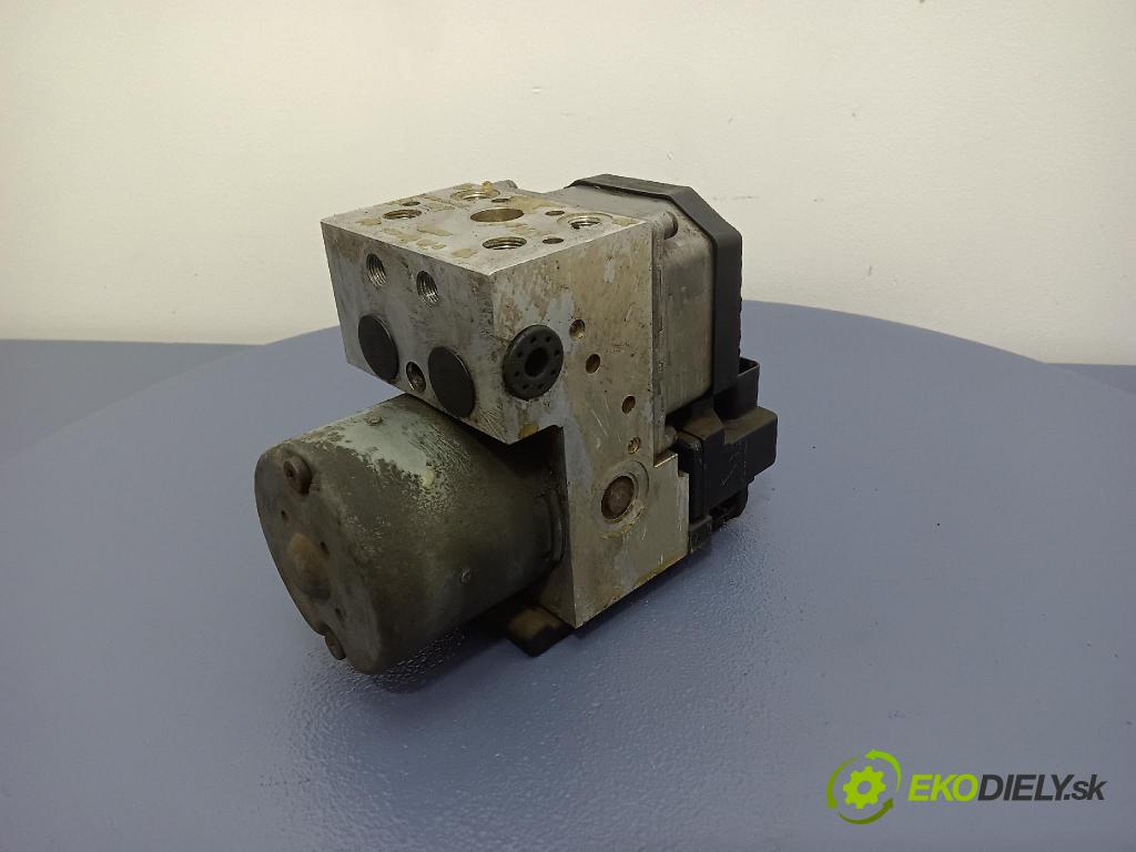 Volkswagen Passat 1999 čerpadlo ABS x 8E0614111A