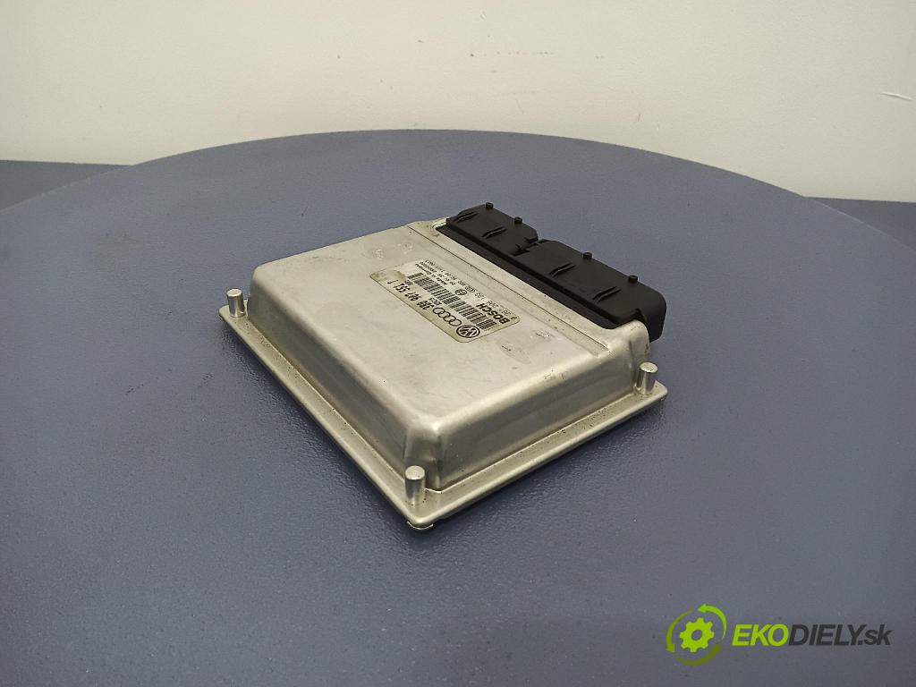 Volkswagen Passat 1999 řídící jednotka Motor: 3B0907551T