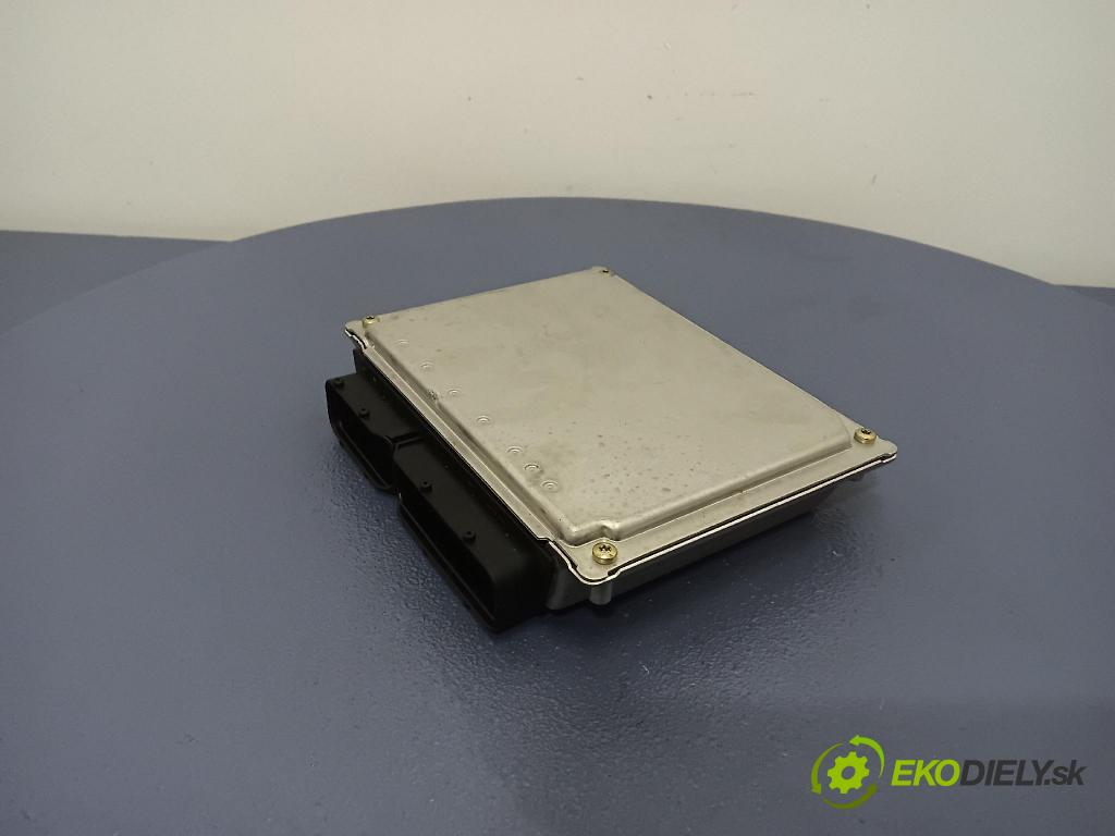 Volkswagen Passat 1999 řídící jednotka Motor: 3B0907551T