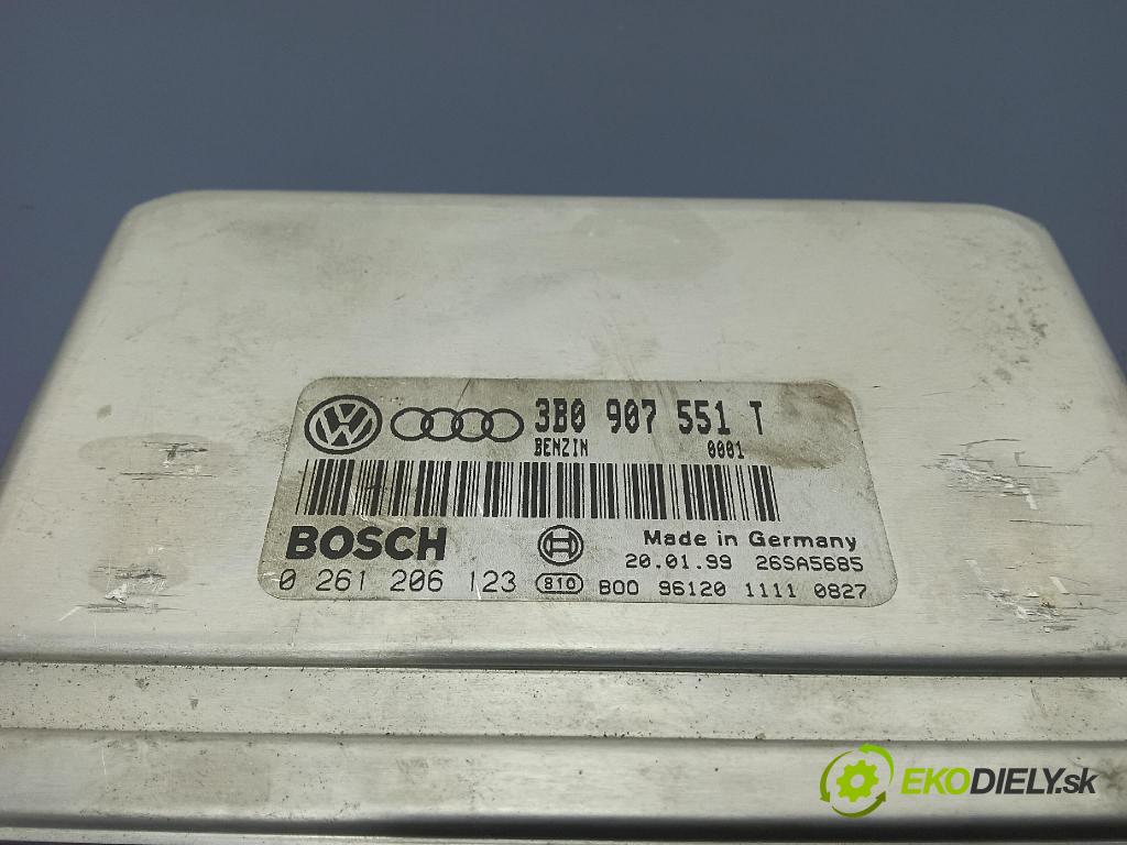 Volkswagen Passat 1999 řídící jednotka Motor: 3B0907551T