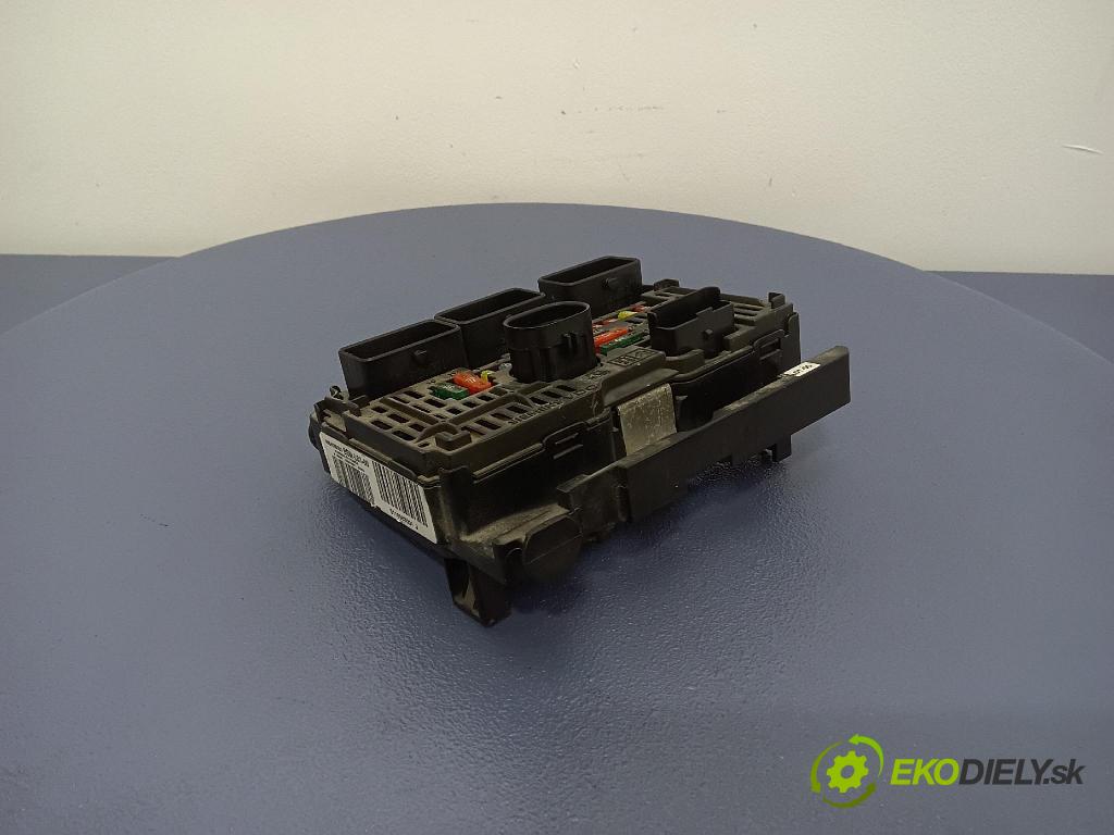 Peugeot 407 2005 skrinka Poistky: 9656086080