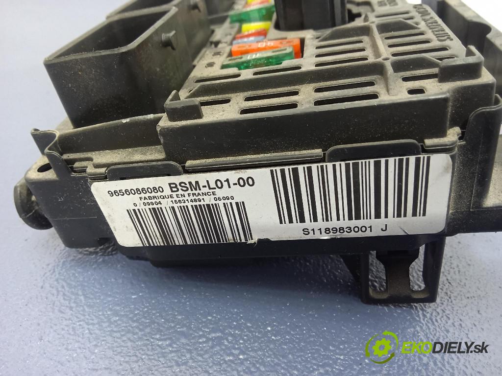 Peugeot 407 2005 skříňka Pojistky 9656086080