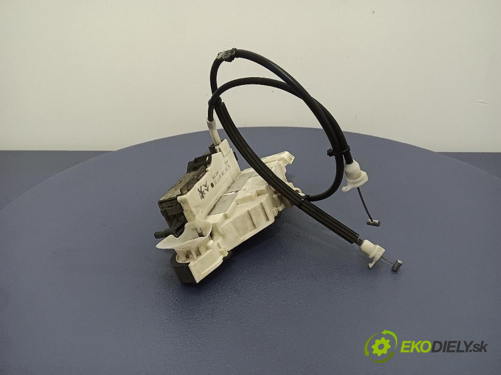 Peugeot 407 2005 zámek dveře před Levý: 9659739880