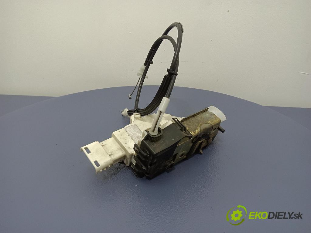 Peugeot 407 2005 zámek dveře před Levý: 9659739880