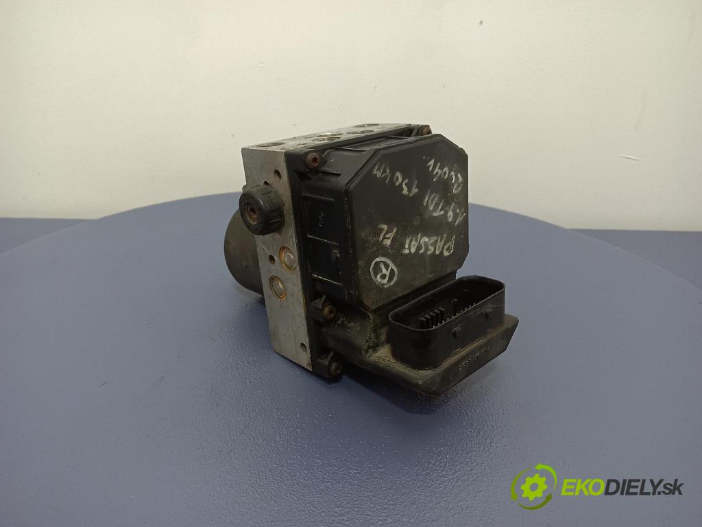 Volkswagen Passat 2003 čerpadlo ABS x 4B0614517G
