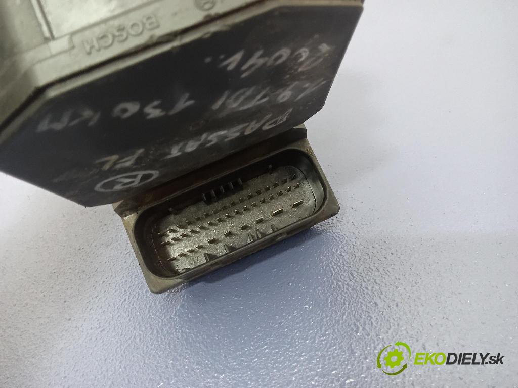 Volkswagen Passat 2003 čerpadlo ABS x 4B0614517G