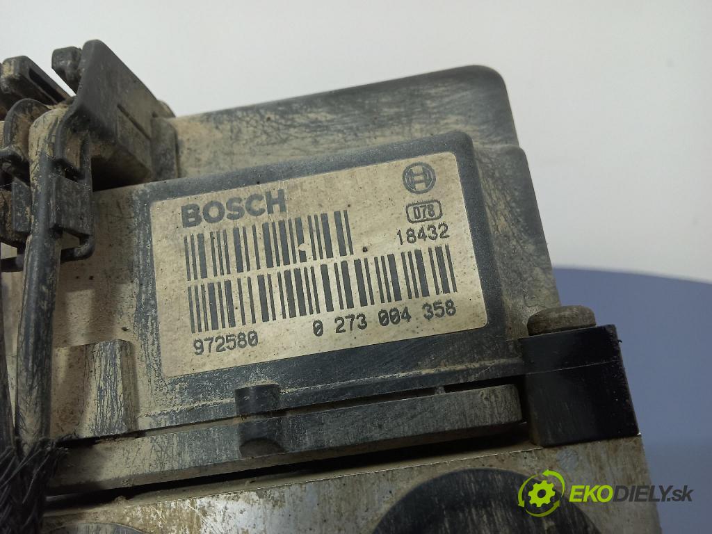 Volkswagen Passat 2000 čerpadlo ABS x 8E0614111AH