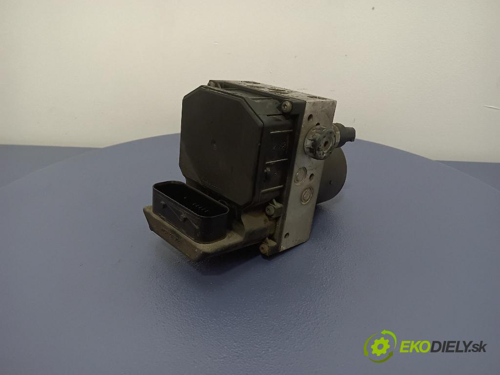 Audi A4 2002 čerpadlo ABS x 4B0614517G