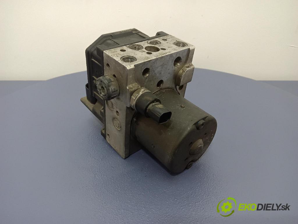 Audi A4 2002 čerpadlo ABS x 4B0614517G