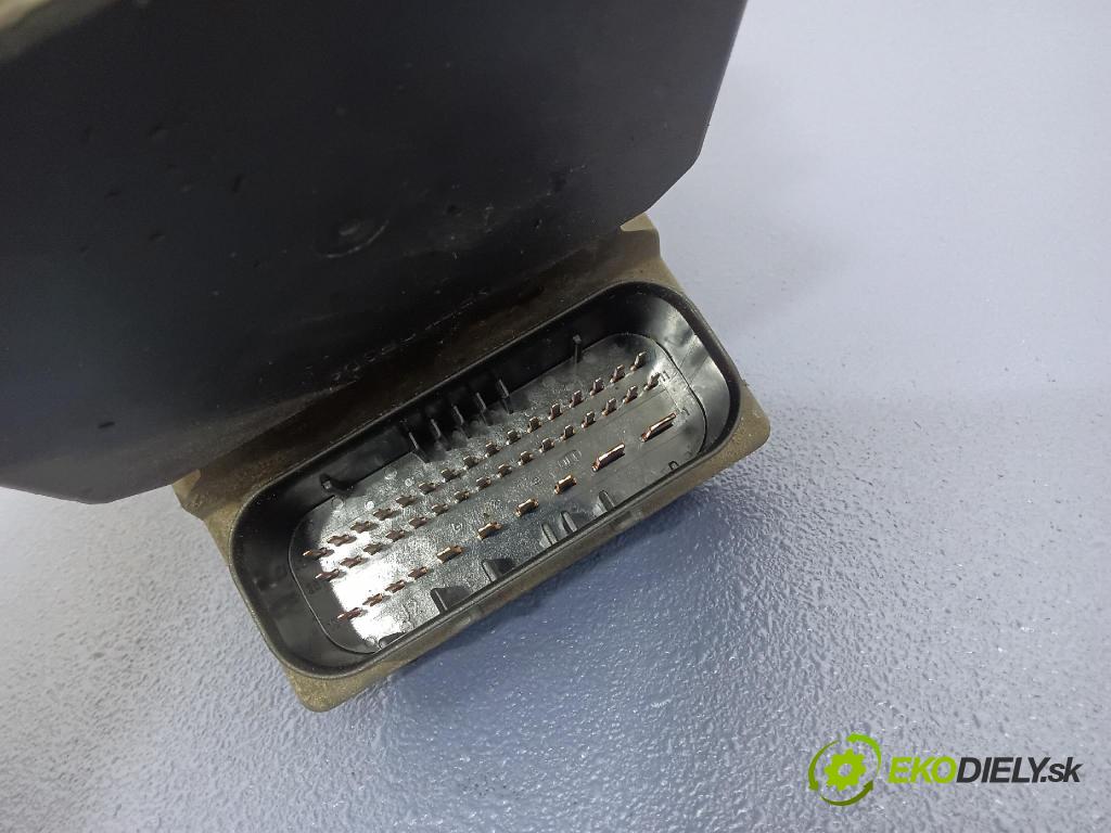 Audi A4 2002 čerpadlo ABS x 4B0614517G