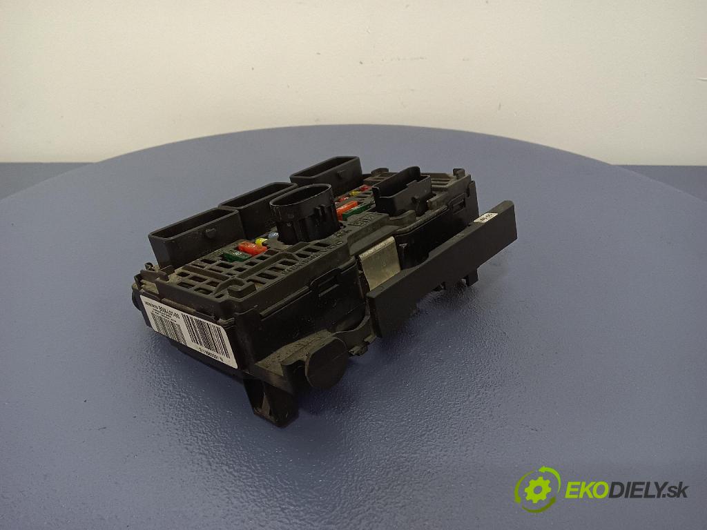 Peugeot 407 2006 skříňka Pojistky 9658539180