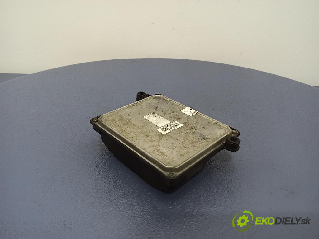 Volkswagen Golf 1999 riadiaca jednotka 67R-014903