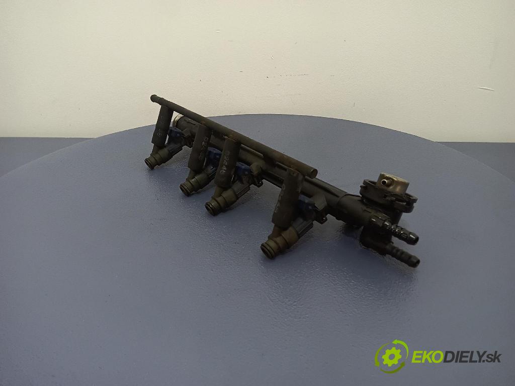 Volkswagen Golf 1999 lišta Dodávka: 06A906031C