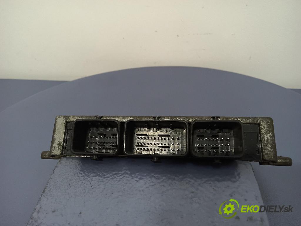 Renault Espace 2003 řídící jednotka Motor: 8200278376