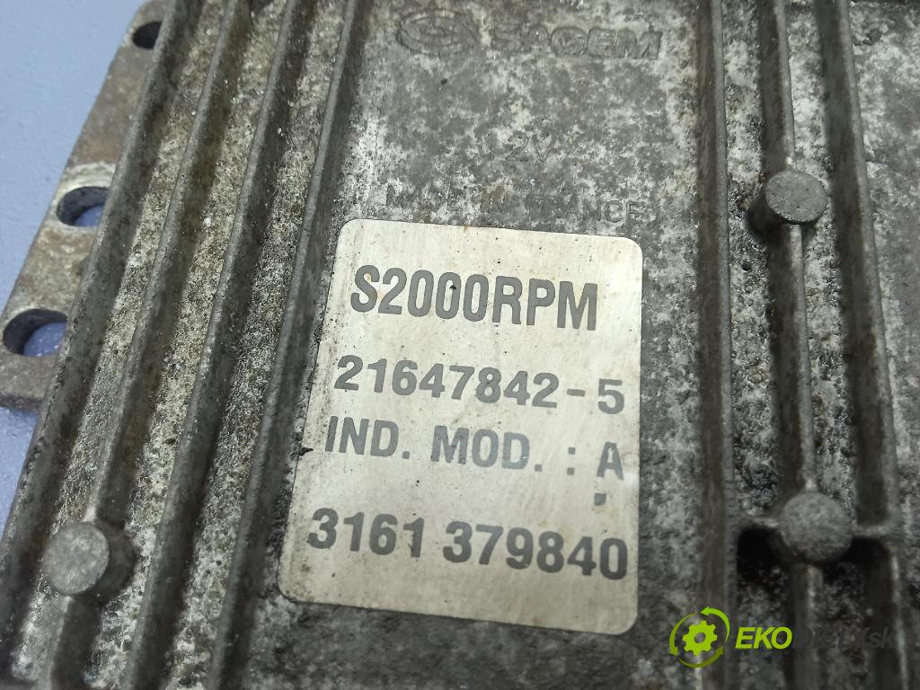 Renault Espace 2003 řídící jednotka Motor: 8200278376