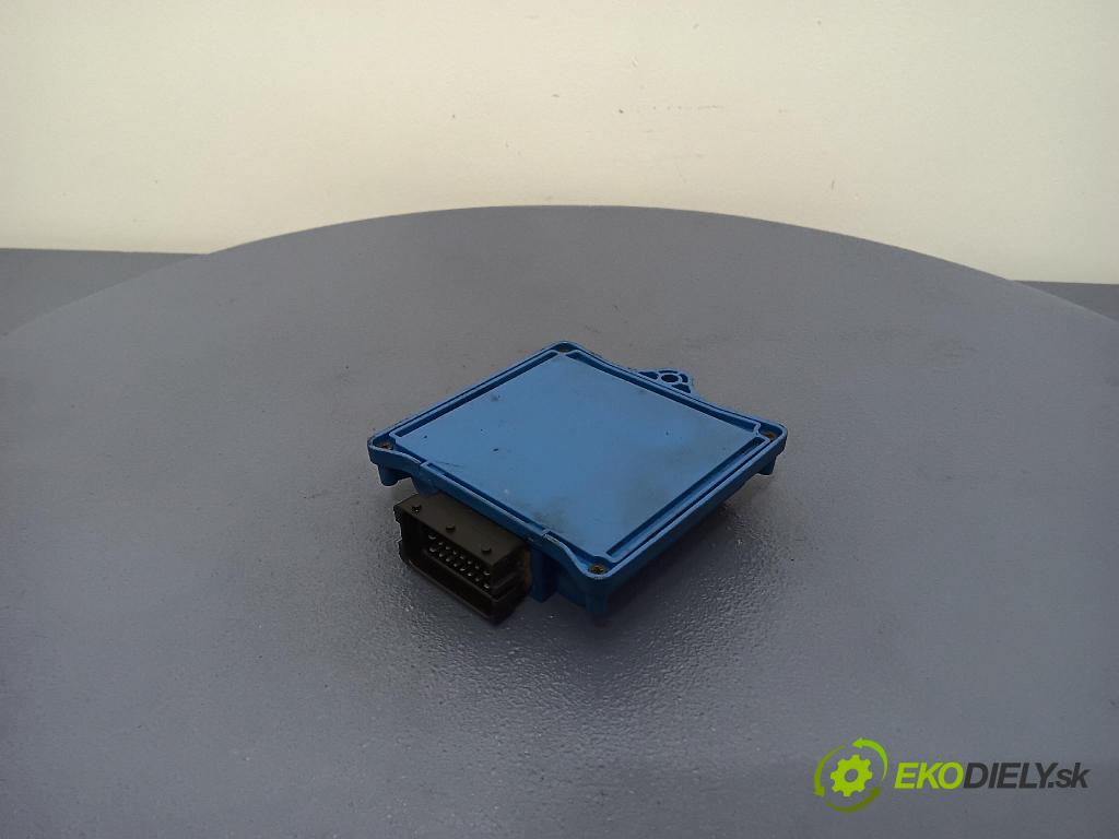 Peugeot 206 2002 řídící jednotka 110R-010053