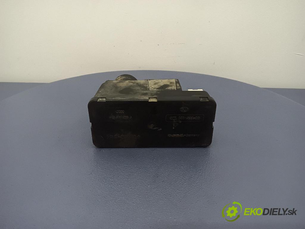 Audi 80 1995 pompa Centrálny: Zámok: 4A0862257J