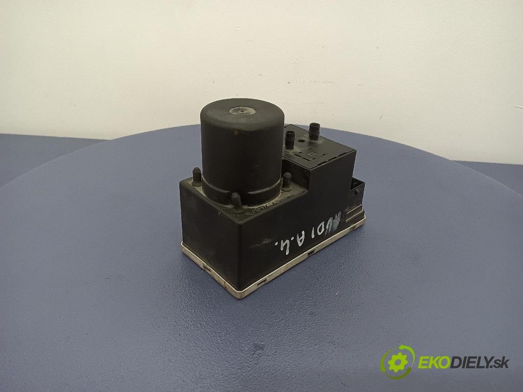 Audi A4 0 čerpadlo Centrální Zámek 8D0862257B