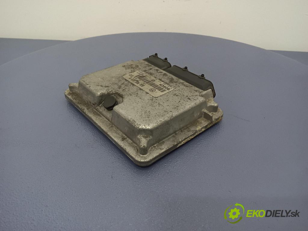 Vw New beetle 1999 riadiaca jednotka Motor: 06A906018N