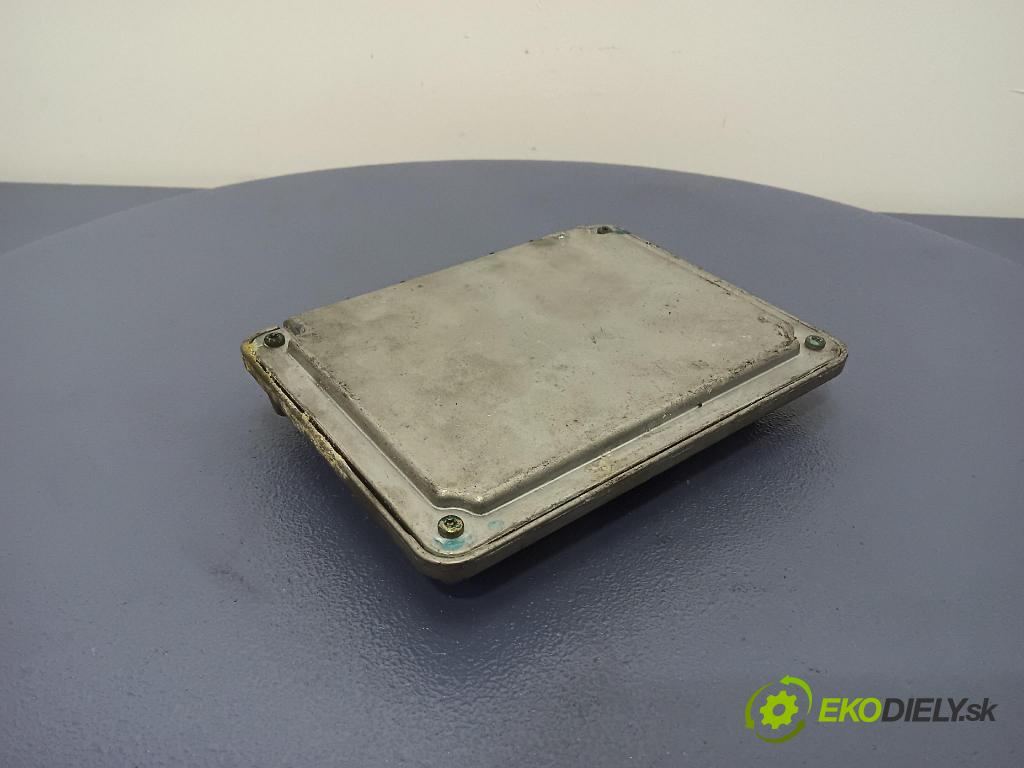 Vw New beetle 1999 riadiaca jednotka Motor: 06A906018N