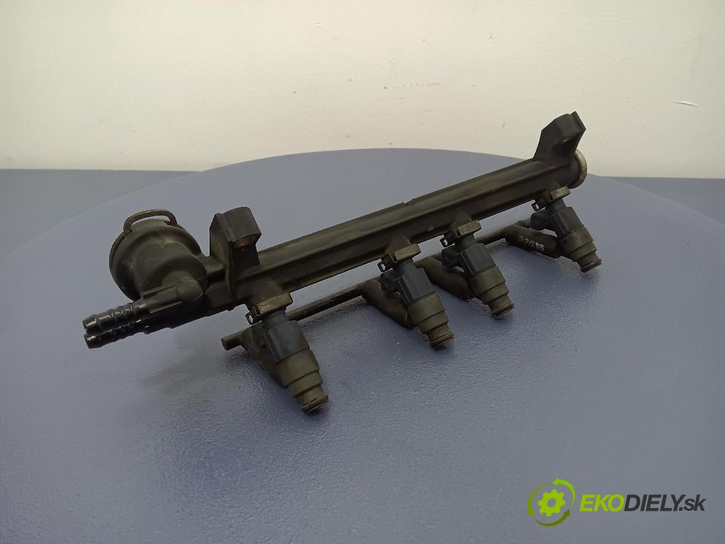 Vw New beetle 1999 lišta Dodávka: 06A906031C