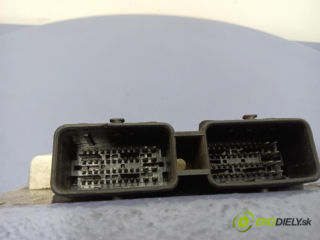 Renault Kangoo 2004 řídící jednotka Motor: 8200181482