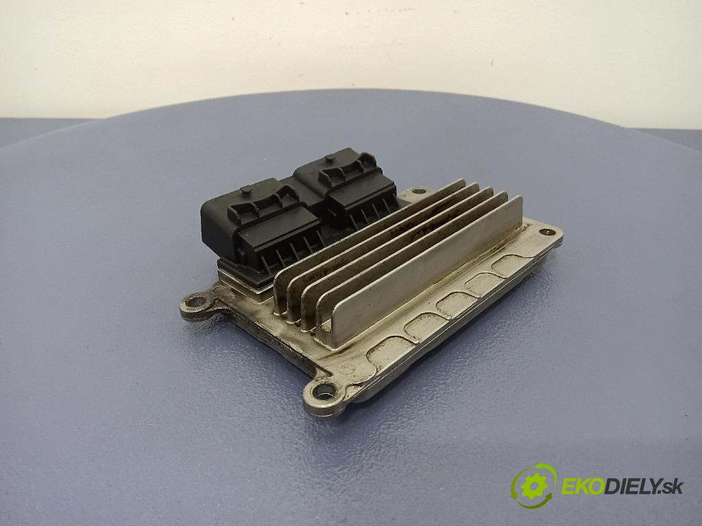 Renault Kangoo 2004 řídící jednotka Motor: 8200181482