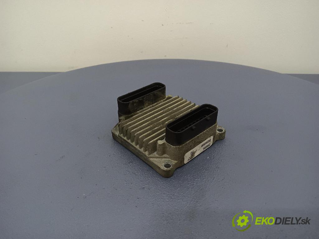 Opel Vectra 2000 riadiaca jednotka Motor: 09364599