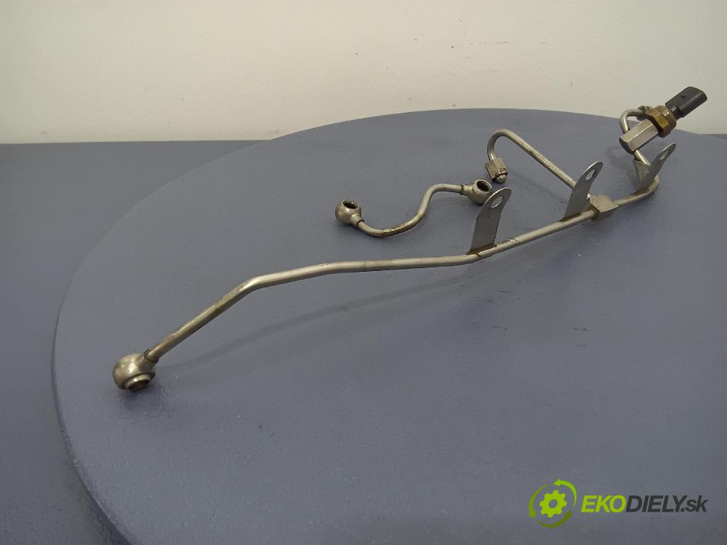 Vw Passat 2005 rúrka paliva 06F127505N