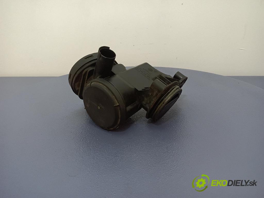 Volkswagen Bora 2003 / Separátor: 036103464AC