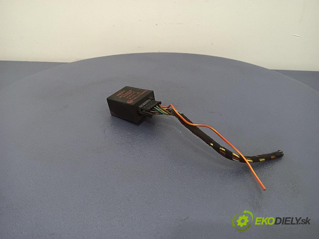 Audi A4 2003 řídící jednotka 52400006