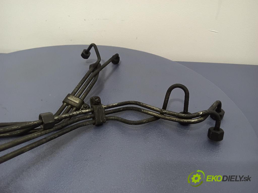 Audi A4 2003 trubka Paliva: 2.5 TDI