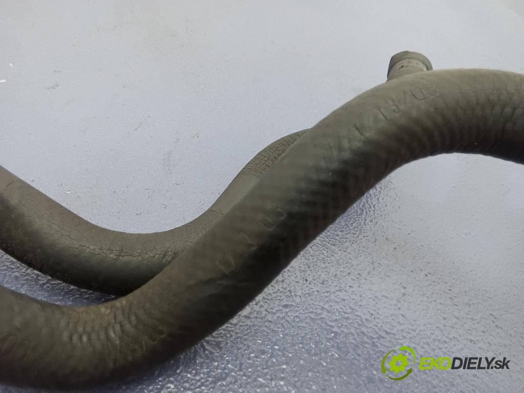 Audi A4 2003 trubka Paliva: 01