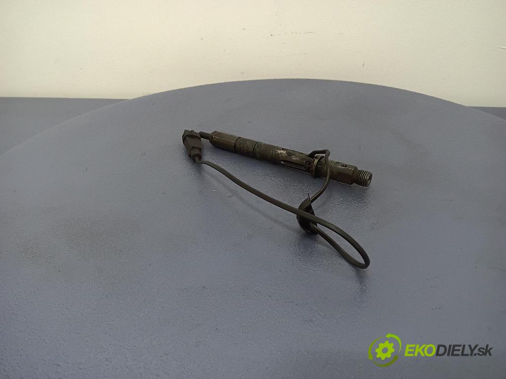 Audi A4 2003 vstrek 059130202E