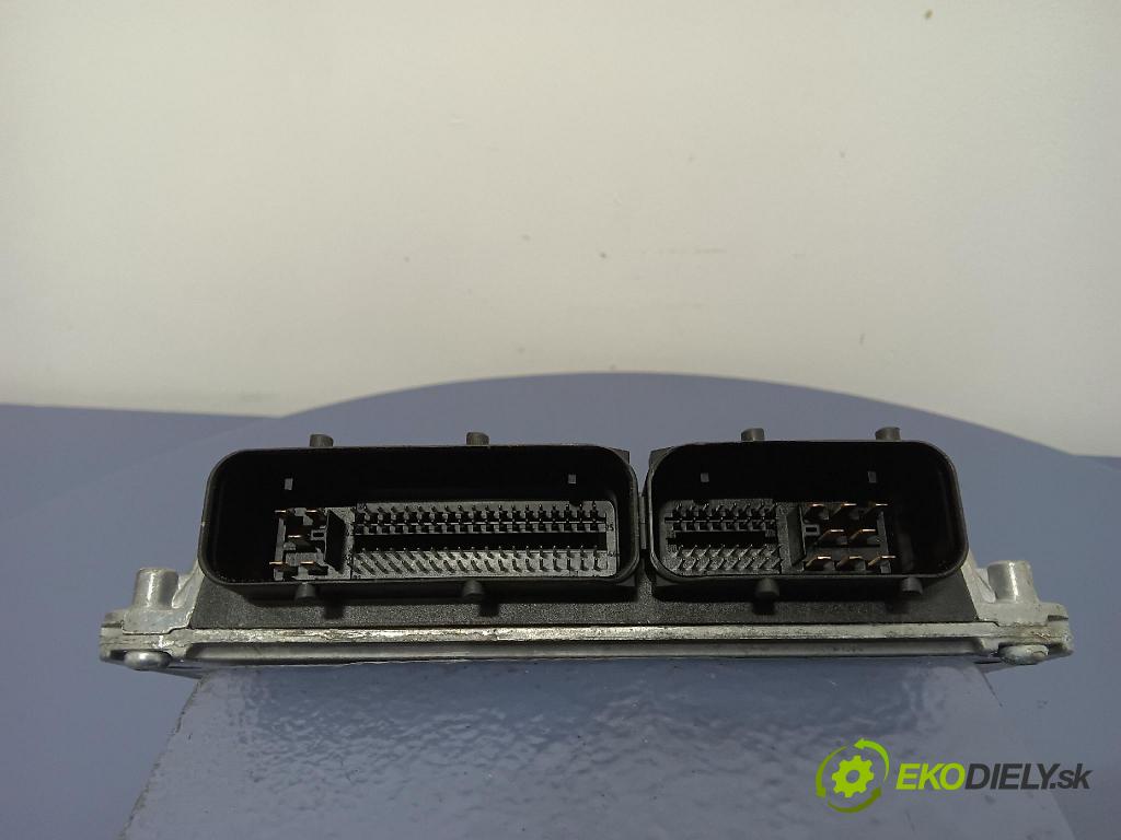 Vw Passat 2001 riadiaca jednotka Motor: 3B0906018L