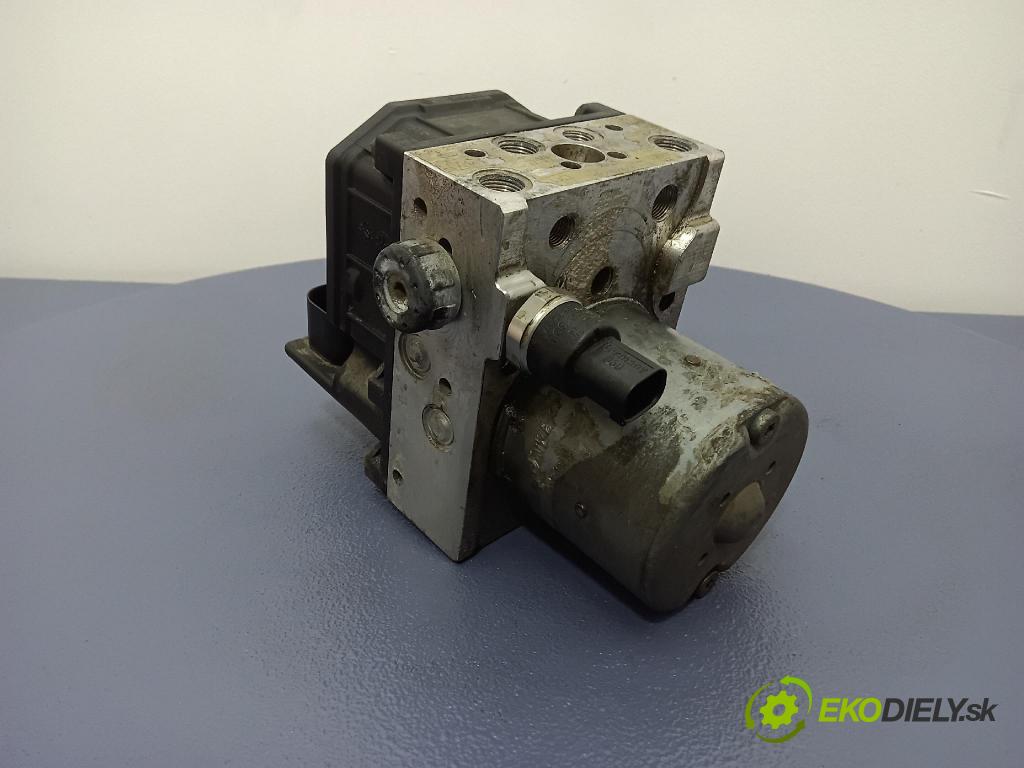 Vw Passat 2001 čerpadlo ABS x 4B0614517G