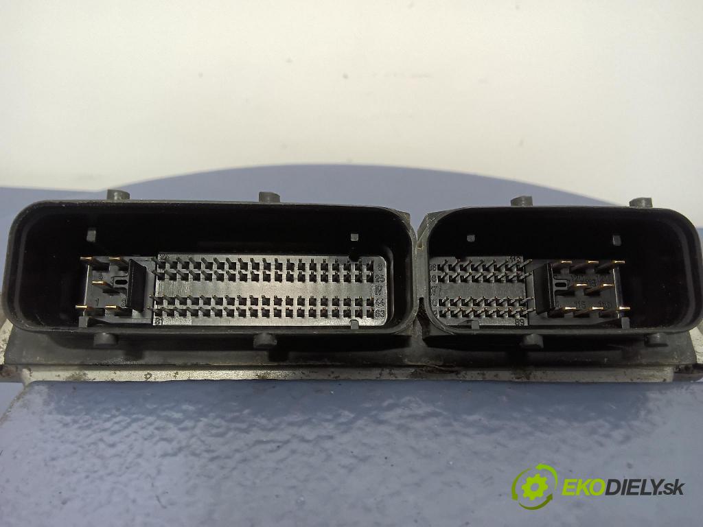 Skoda Octavia 2002 řídící jednotka Motor: 038906012CL