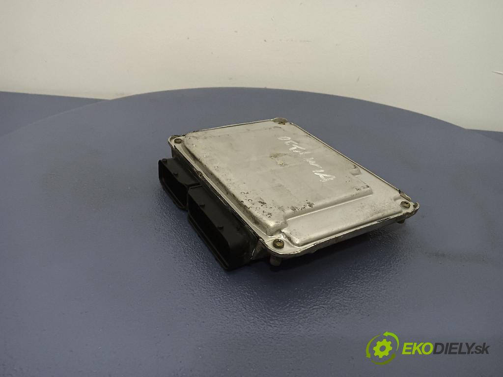 Skoda Octavia 2002 řídící jednotka Motor: 038906012CL