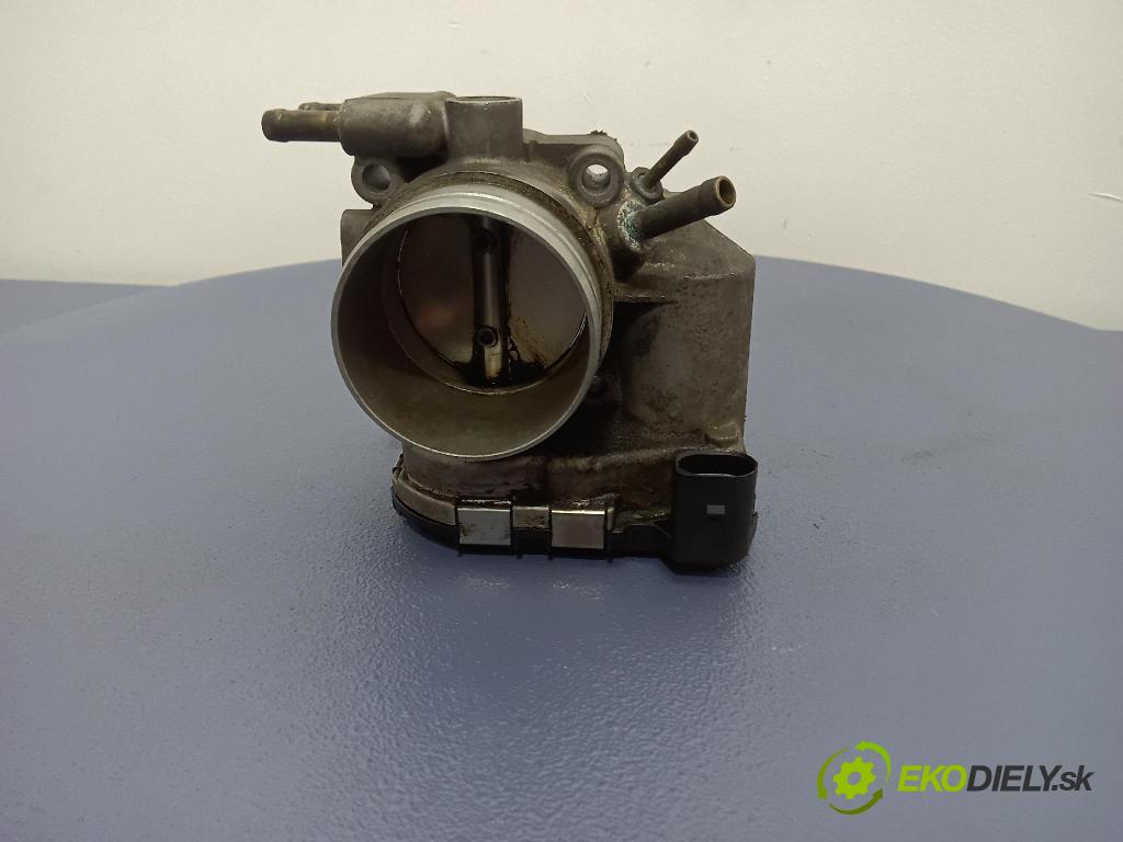 Audi A4 1999 klapka 06B133062E