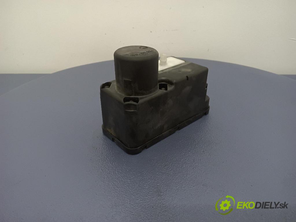 Vw Passat 1995 pompa Centrálny: Zámok: 1H0962257G