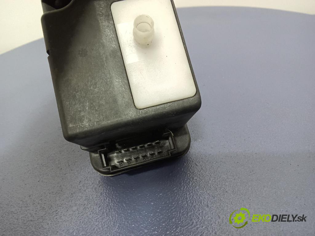 Vw Passat 1995 pompa Centrálny: Zámok: 1H0962257G